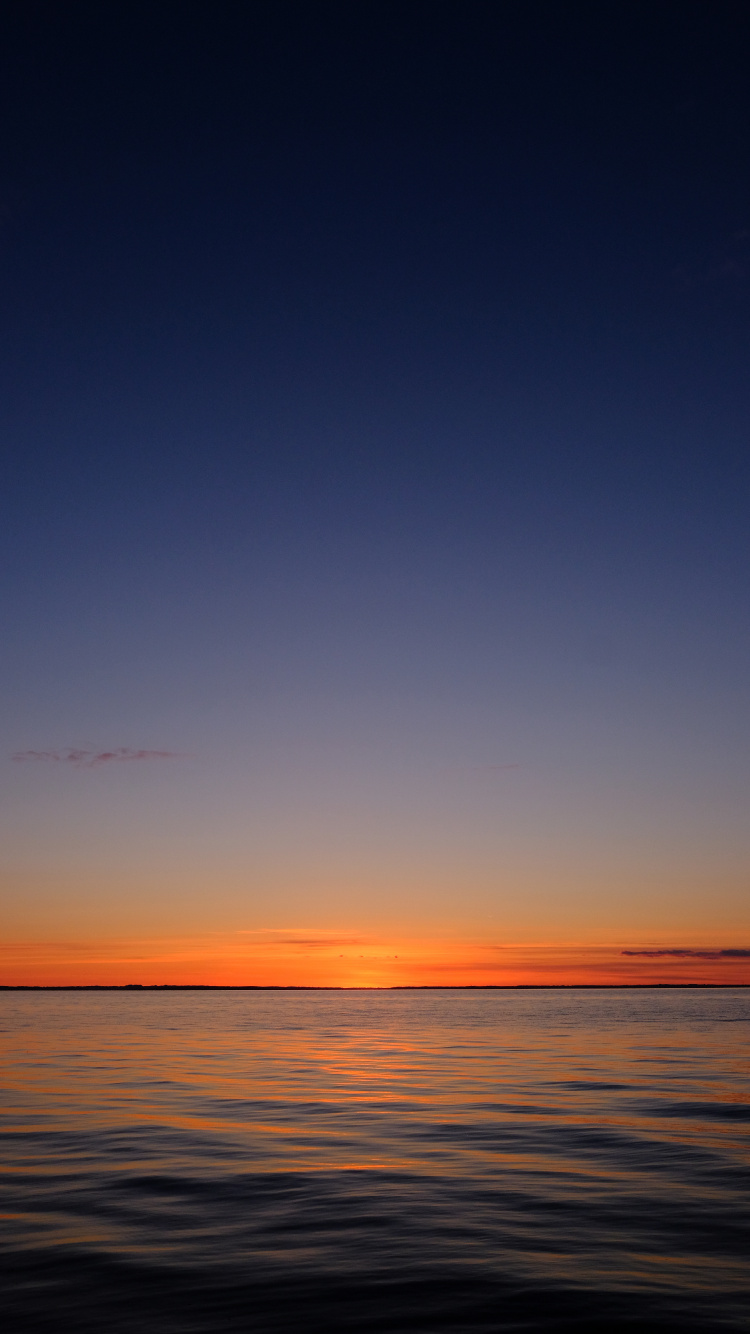 Обои закат цитаты, море, закат, горизонт, послесвечение в разрешении 750x1334