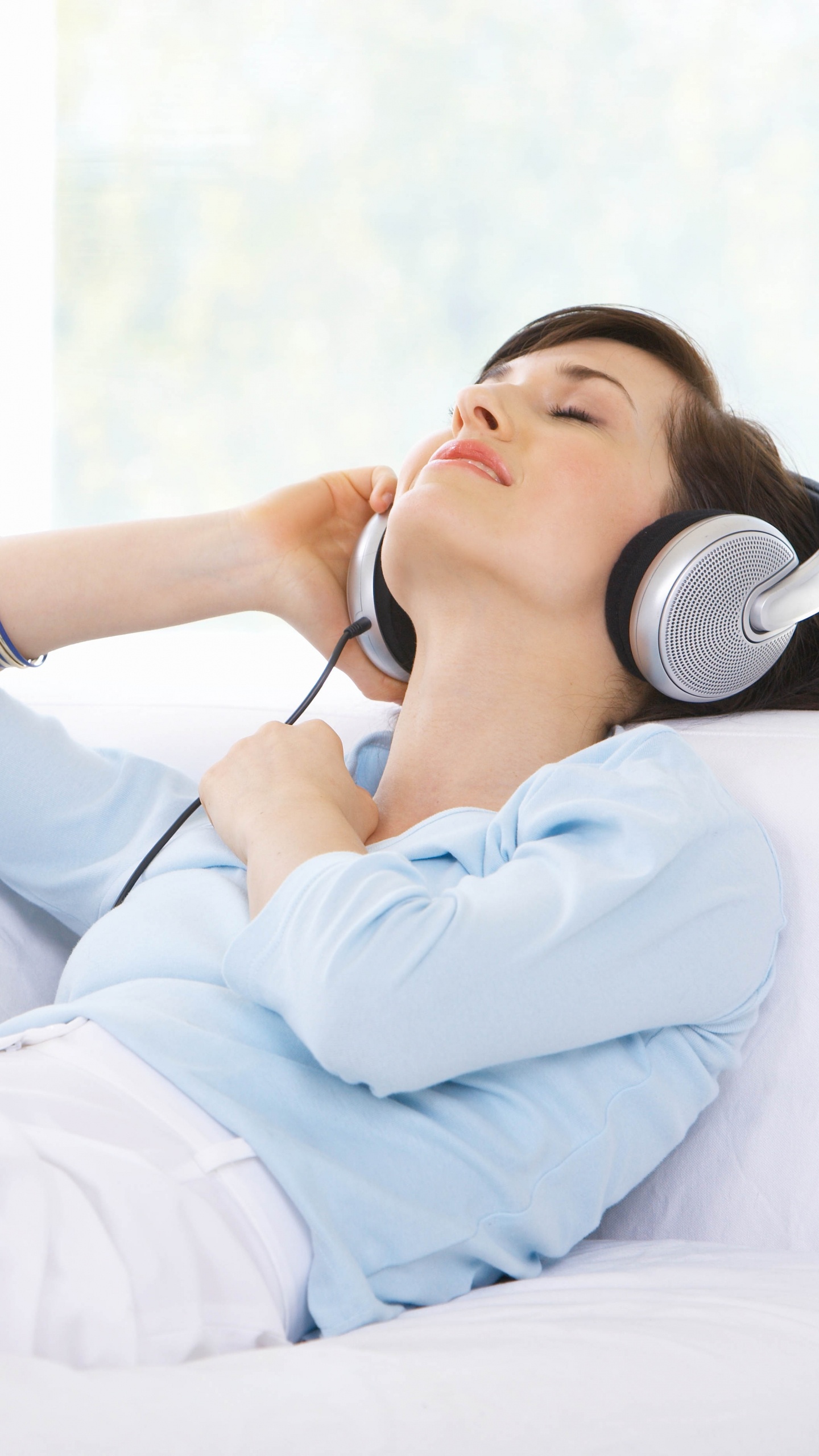 Обои чистка, звуковое оборудование, красота, комфорт, iTunes в разрешении 1440x2560