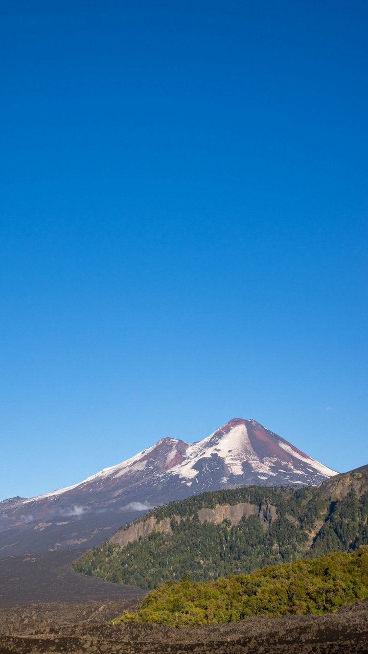 Обои гора, облако, природный ландшафт, дерево, нагорье в разрешении 720x1280