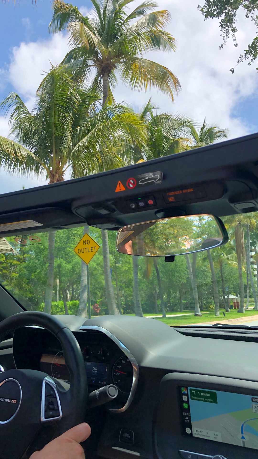 Обои ветровое стекло, Король, компактный автомобиль, семейный автомобиль, рулевой часть в разрешении 1080x1920