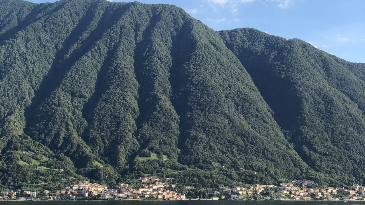 Обои горный рельеф, облако, нагорье, холм, гора в разрешении 1280x720