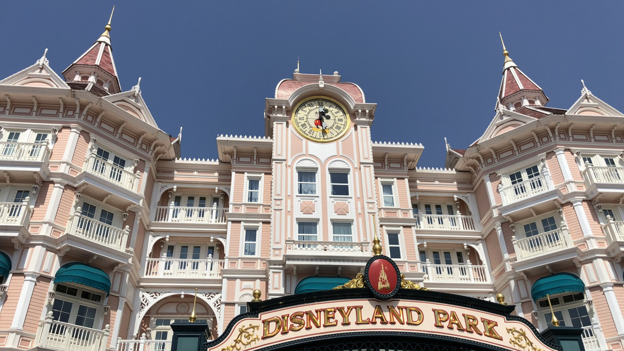 Обои Диснейленд, Диснейленд Резорт Париж Отель, классическая архитектура, достопримечательность, туризм в разрешении 1280x720