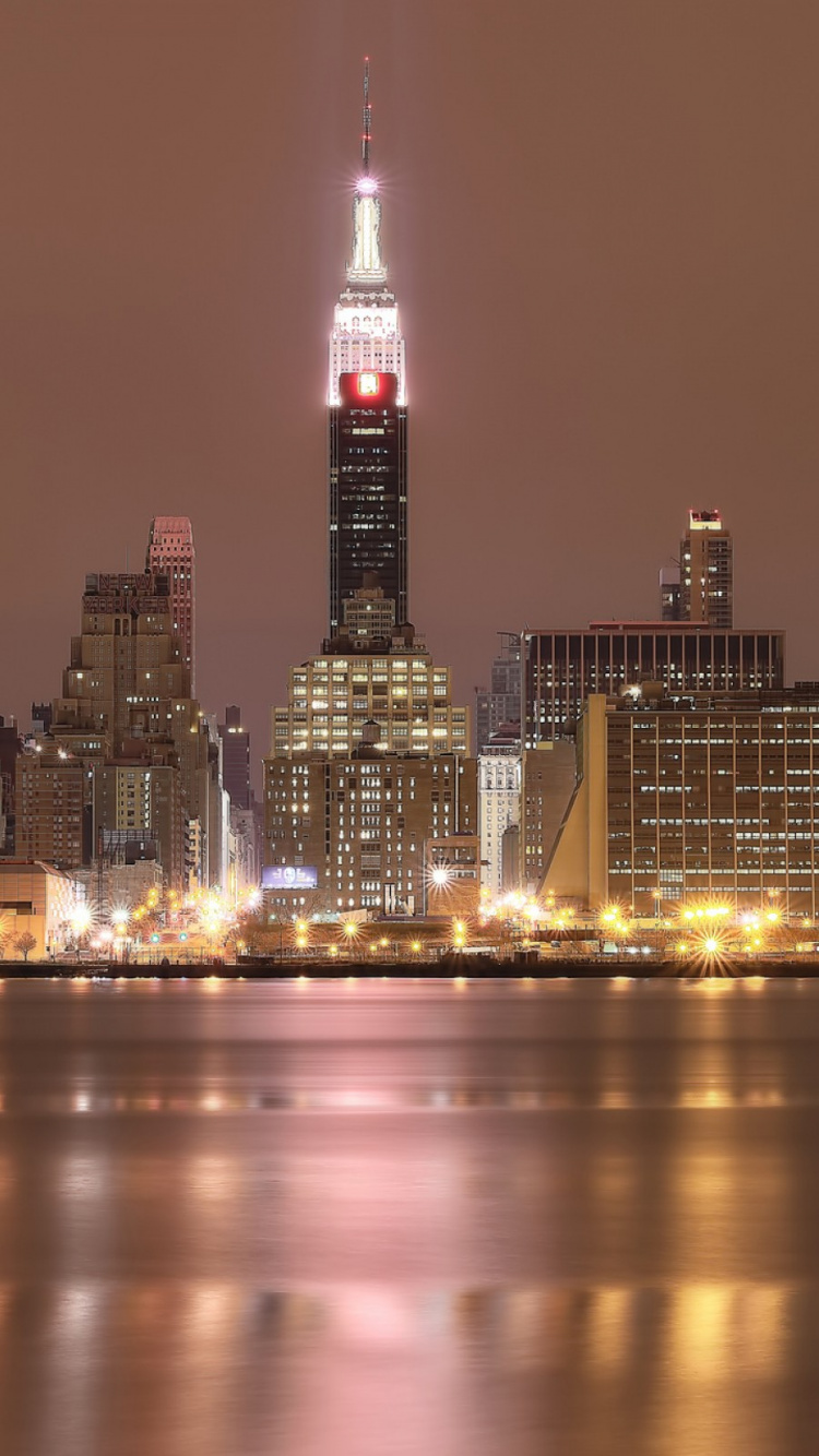 Обои небоскреб, архитектура, город, городской пейзаж, линия горизонта в разрешении 750x1334