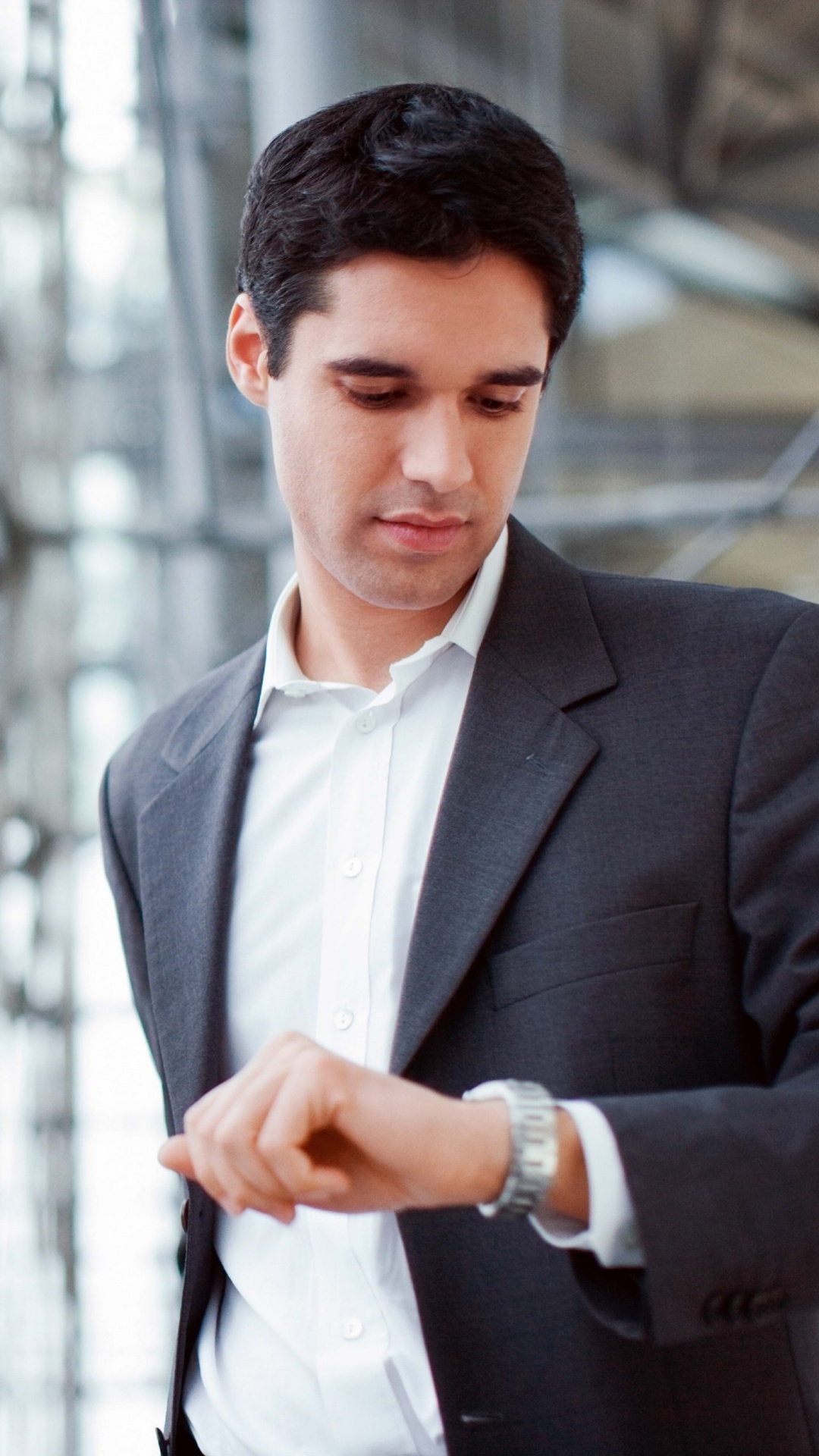 Обои умные часы, часы, блейзер, официальная одежда, верхняя одежда в разрешении 1080x1920