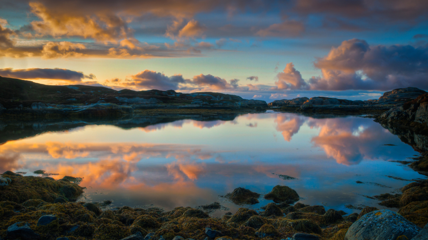 Обои отражение, природа, вода, горизонт, ios в разрешении 1366x768