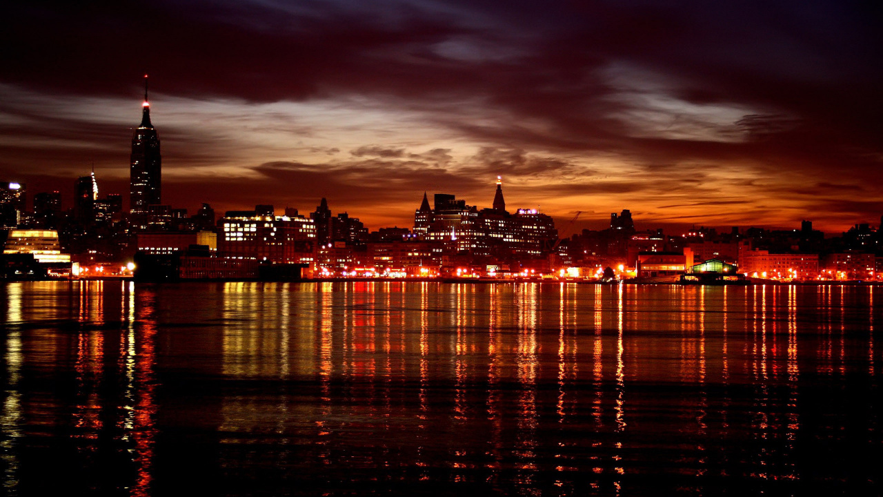 Обои городской пейзаж, отражение, город, линия горизонта, ночь в разрешении 1280x720