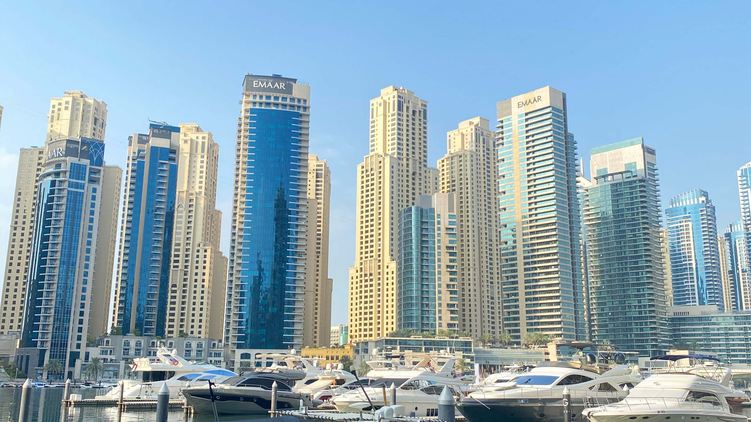 Обои Марина, башня, судно, метрополия, город в разрешении 2560x1440