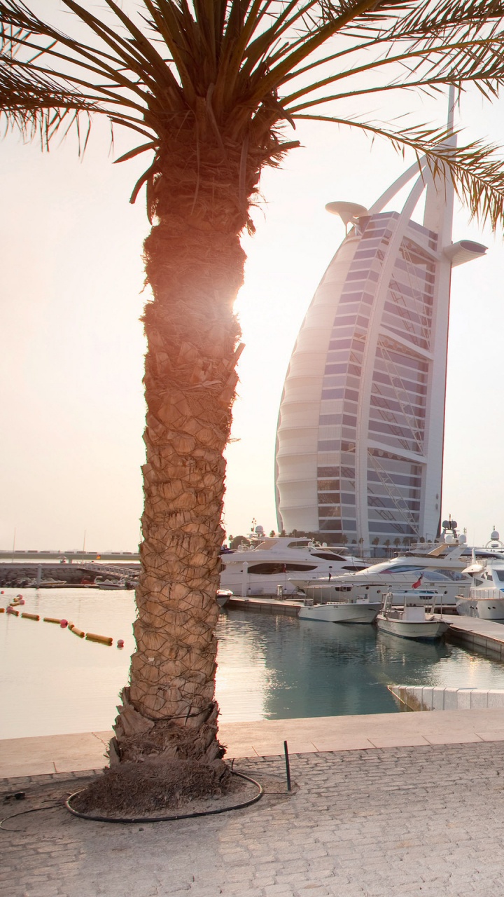 Обои Бурдж Аль араб, Бурдж Халифа, авто, спорткар, желтый в разрешении 720x1280