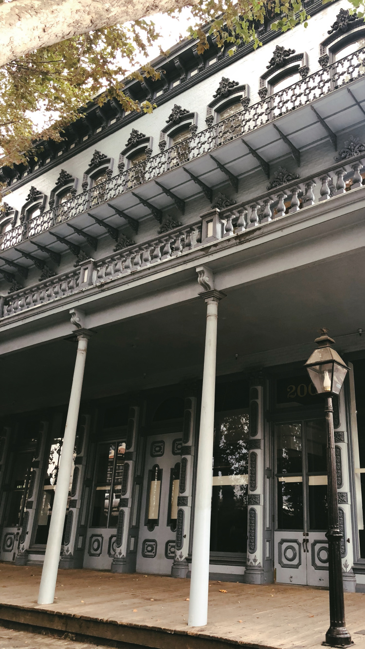 Обои фасад, архитектура, ориентир, столбец, железо в разрешении 750x1334