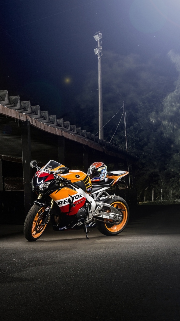 Обои мотоцикл, мотоспорт, гонки на мотоциклах, автоспорт, ночь в разрешении 720x1280