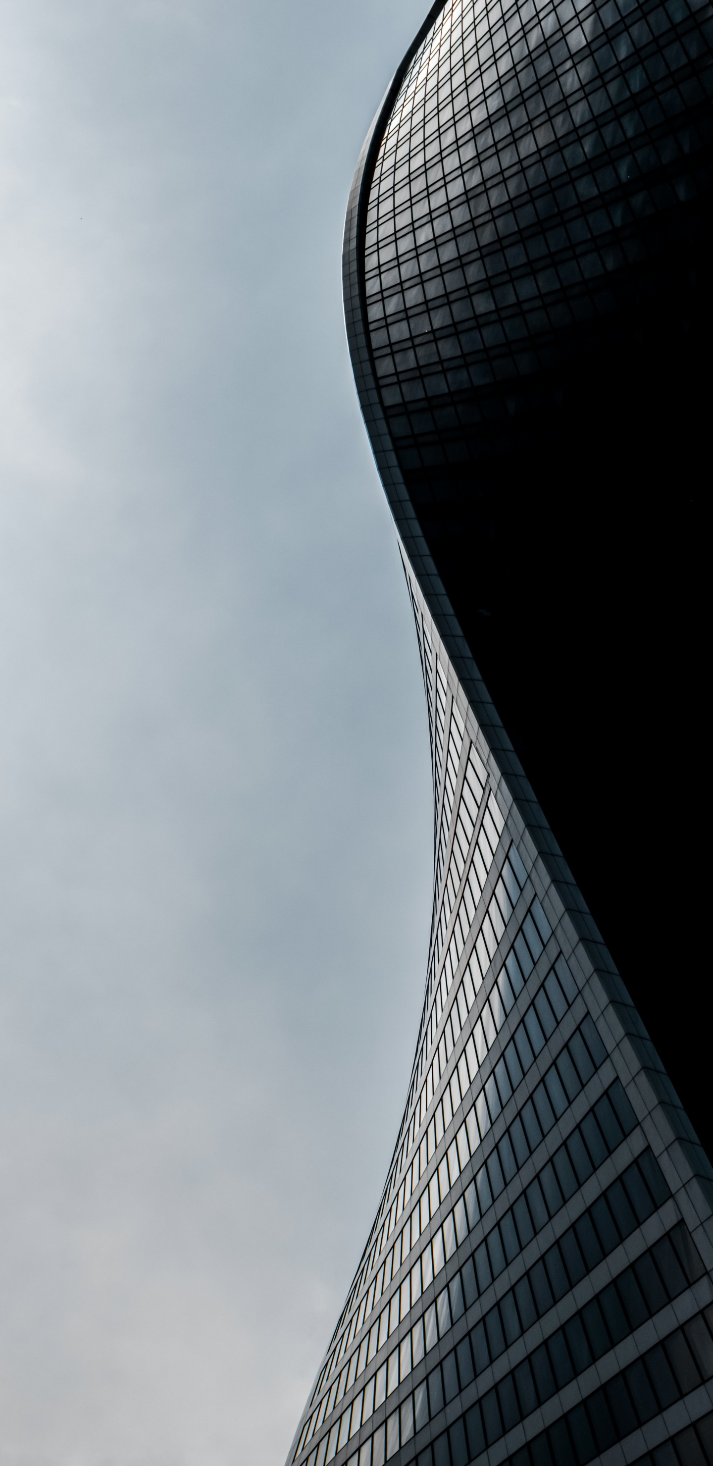 Обои ориентир, здание, небоскреб, облако, вышка в разрешении 1440x2960