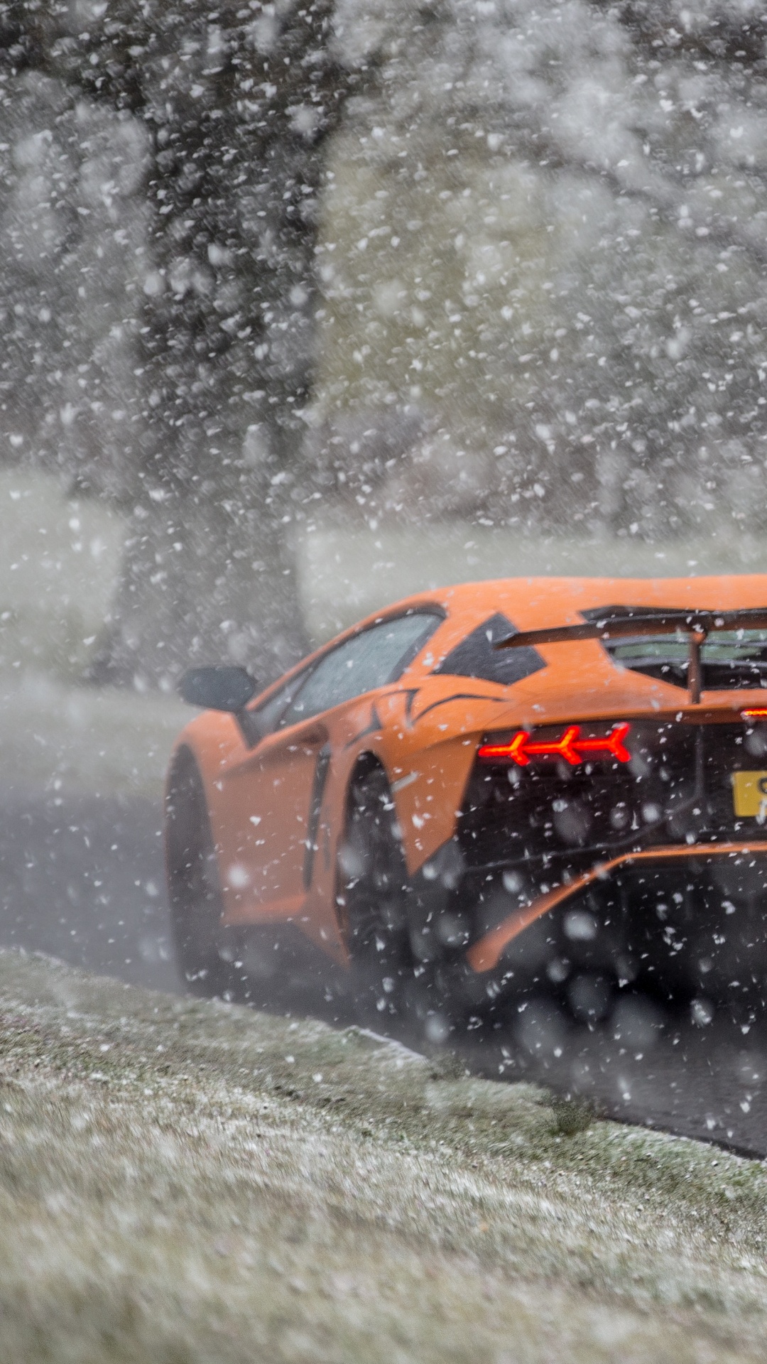 Обои Ламборджини, спорткар, суперкар, авто, снег в разрешении 1080x1920