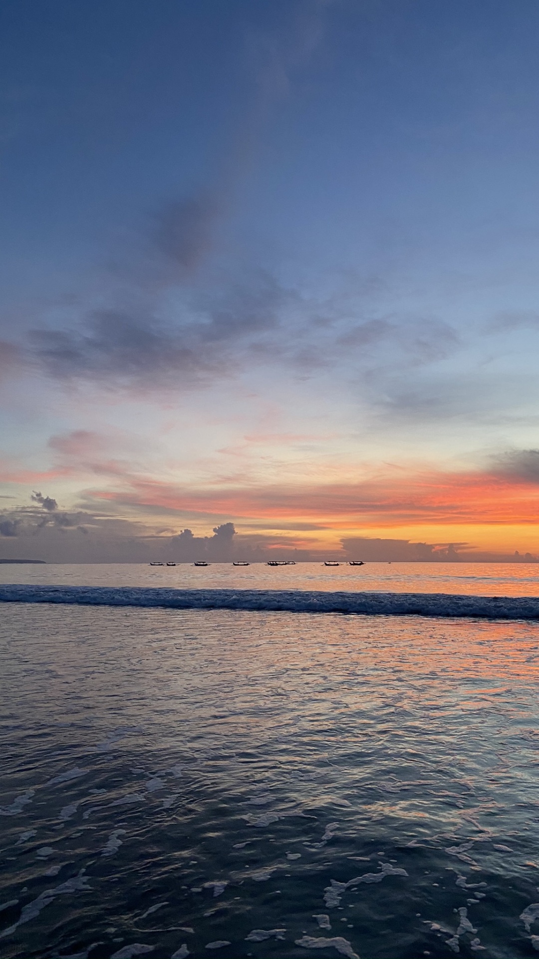 Обои море, жидкость, жидкий, облако, сумрак в разрешении 1080x1920