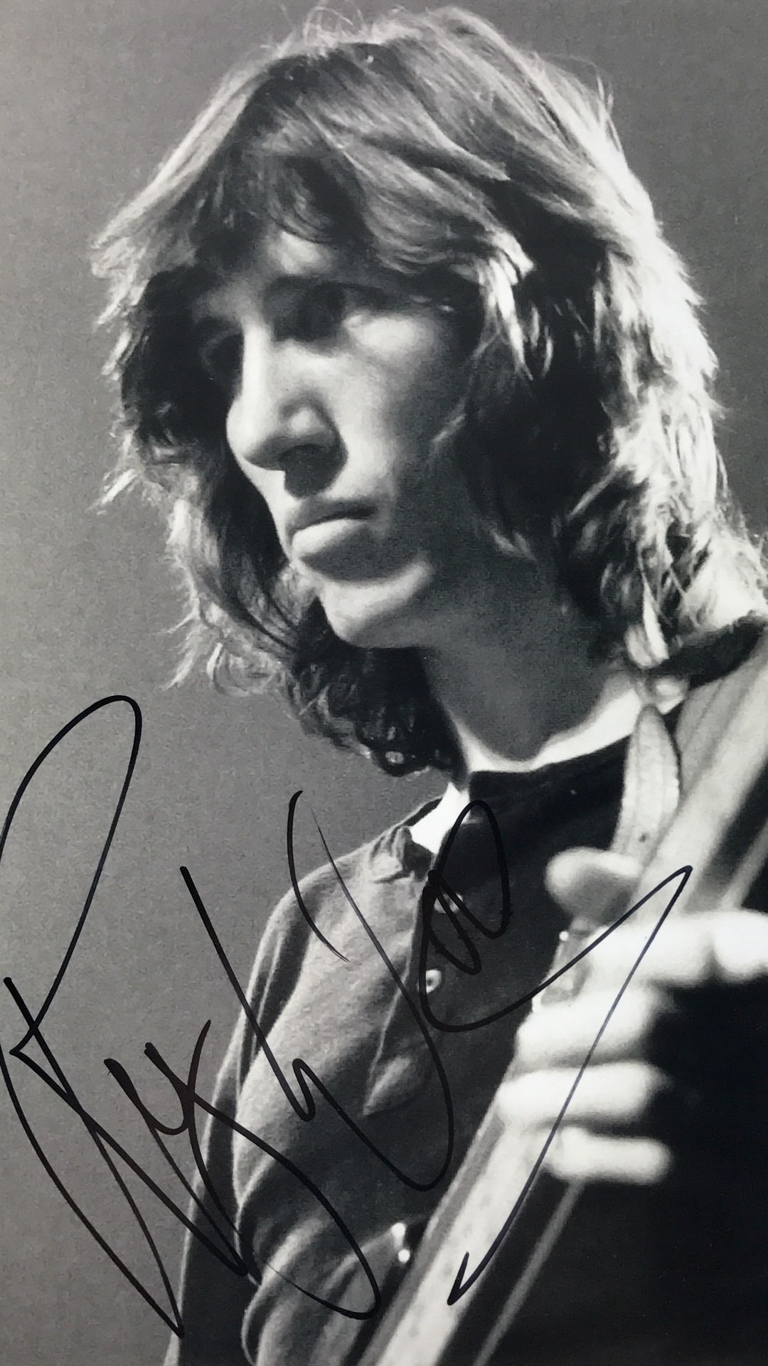 Обои Роджер Уотерс 1972, Pink Floyd, музыка, музыкант, микрофон в разрешении 1080x1920