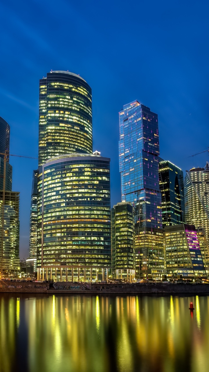 Обои Москва, городской пейзаж, город, отражение, линия горизонта в разрешении 720x1280