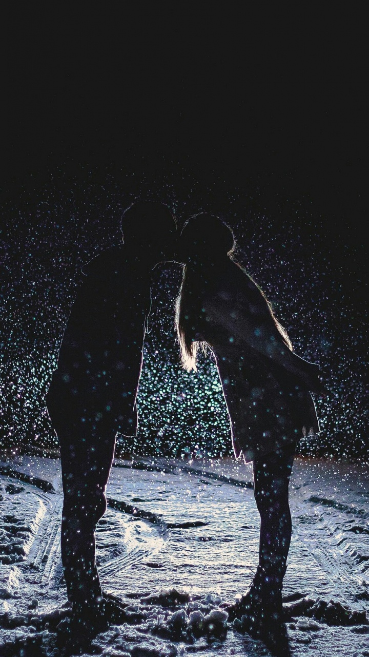 Обои вода, поцелуй, Люди в природе, нога, жест в разрешении 720x1280