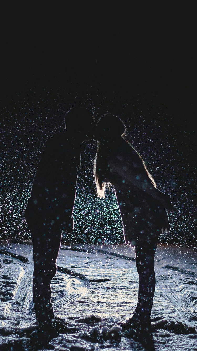 Обои вода, поцелуй, Люди в природе, нога, жест в разрешении 750x1334