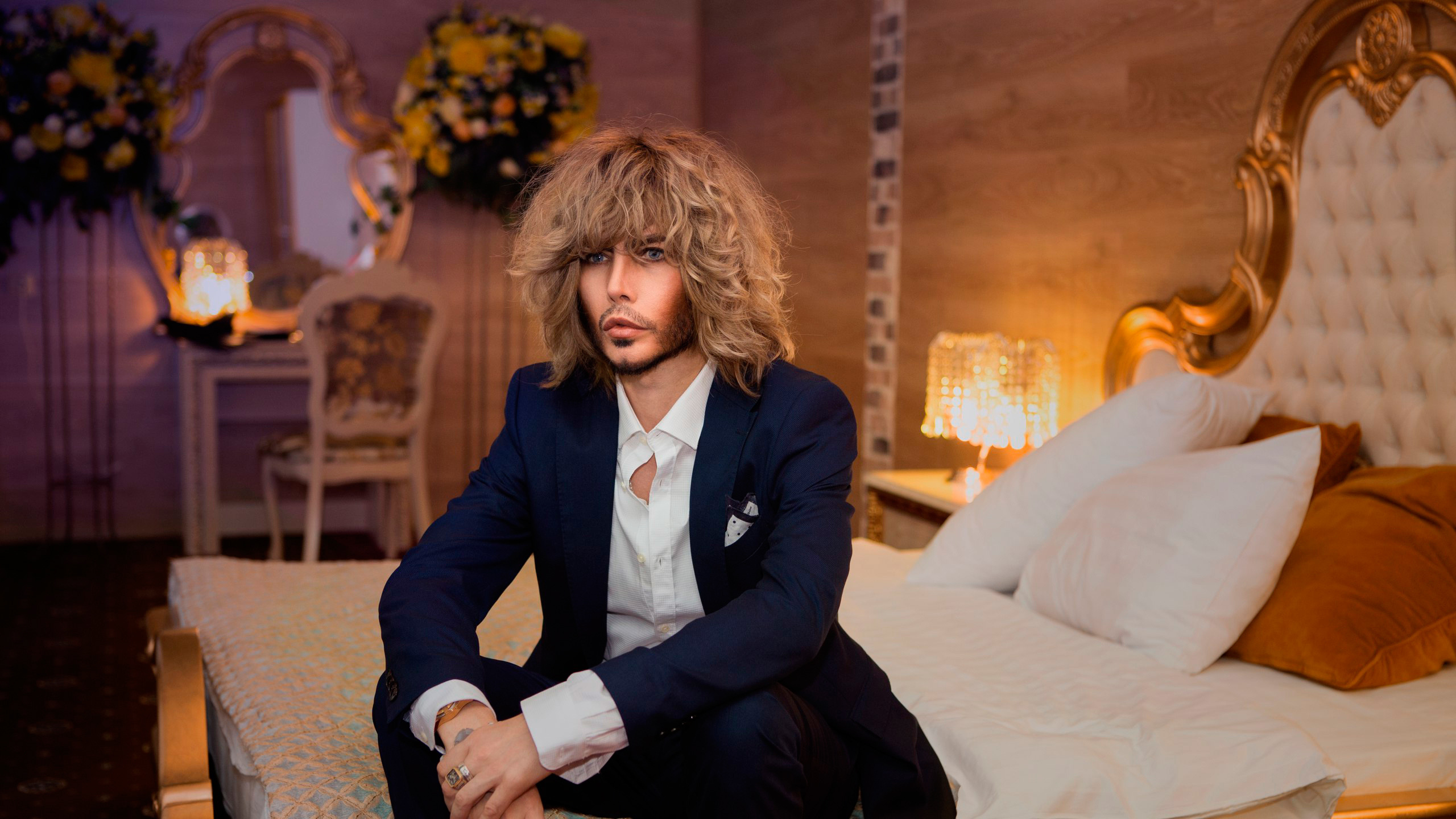 Обои Сергей Зверев, верхняя одежда, костюм, актер, сын в разрешении 2560x1440