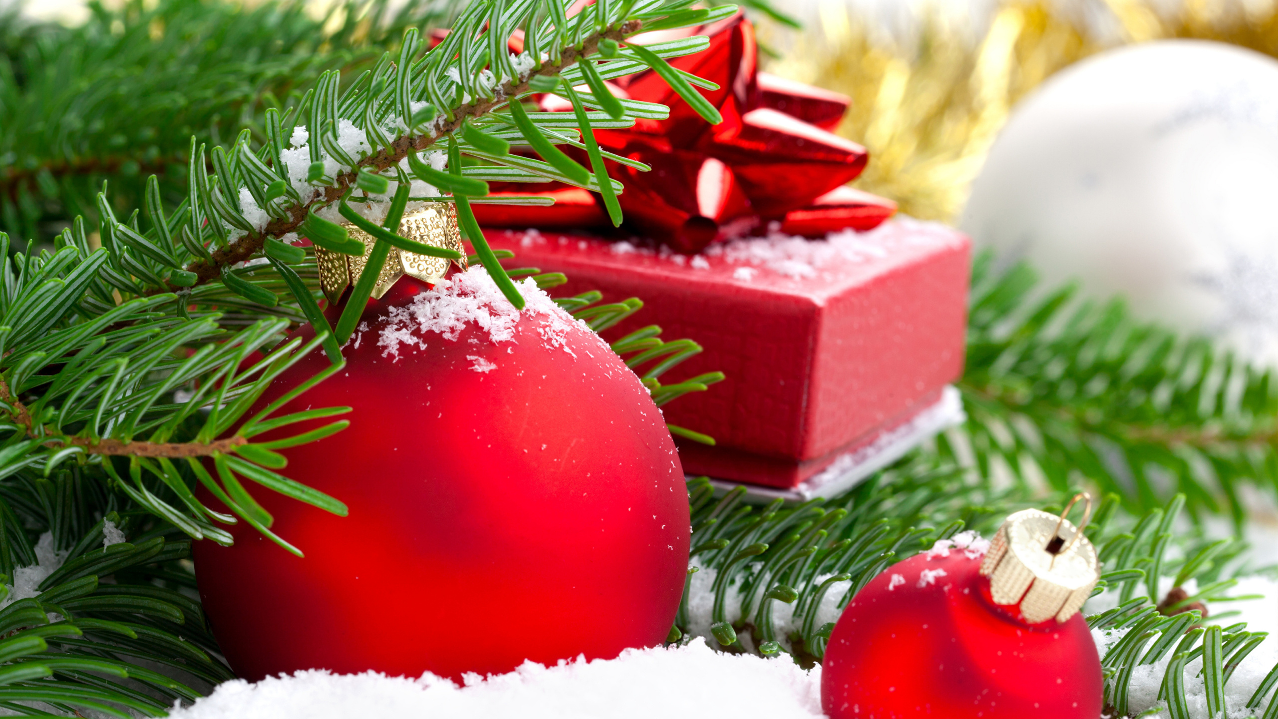 Обои Рождественский день, рождественский орнамент, елка, Рождественские украшения, пихта в разрешении 2560x1440