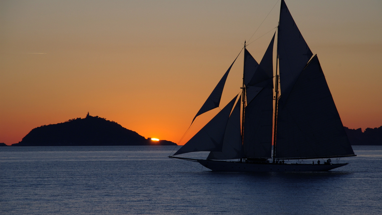 Обои море, закат, яхта, корабль, парусник в разрешении 1280x720