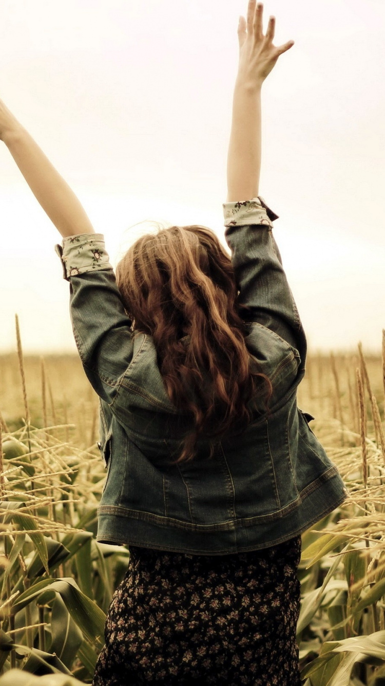 Обои семейство травы, урожай, жатва, женщина, девушка в разрешении 750x1334