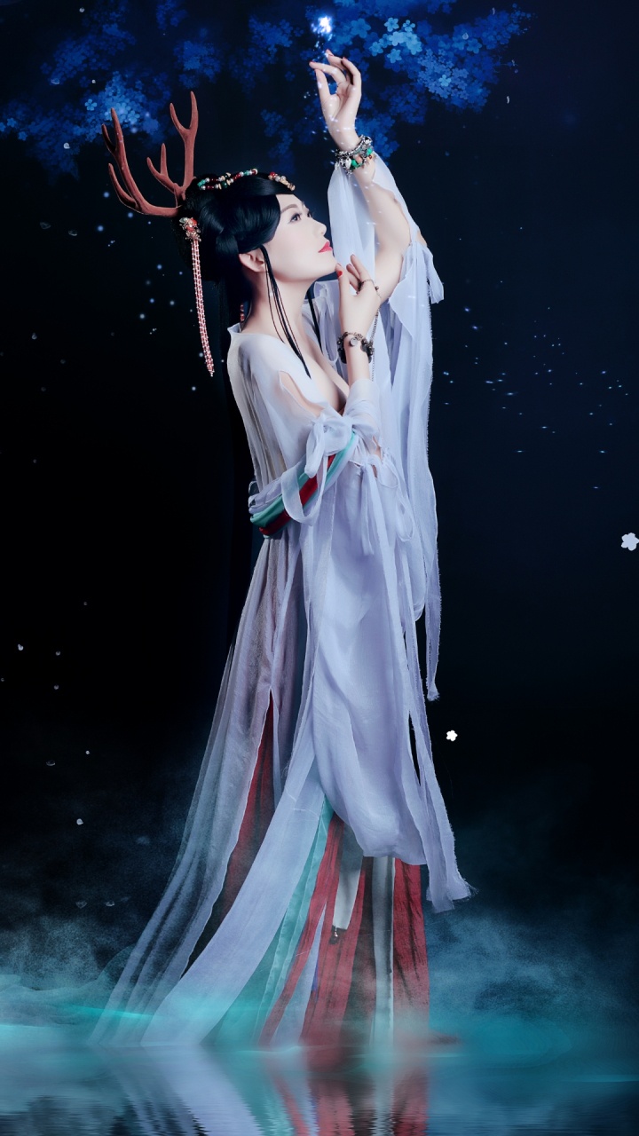 Обои вода, Croquis, синий, человеческое тело, Люди в природе в разрешении 720x1280