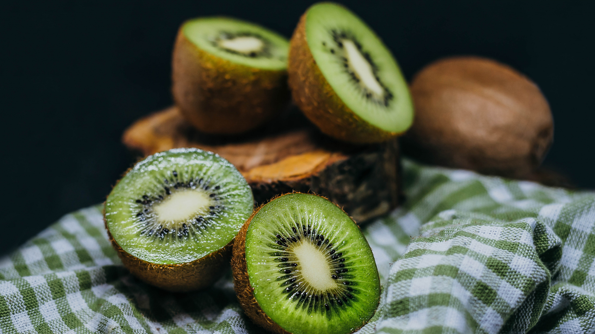 Обои фрукты, Харди киви, пища, растение, природные продукты в разрешении 1920x1080