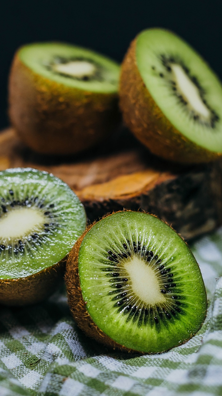 Обои фрукты, Харди киви, пища, растение, природные продукты в разрешении 720x1280