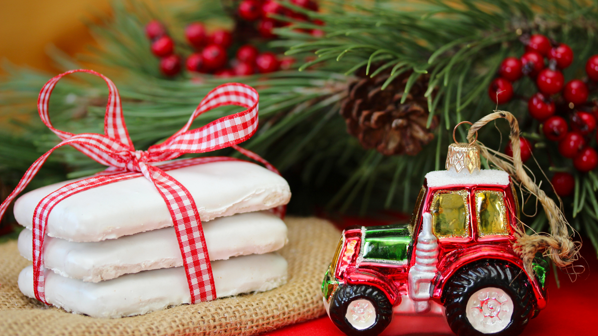 Обои Рождественский день, Санта-Клаус, рождественский орнамент, Рождественские украшения, Рождество в разрешении 1920x1080