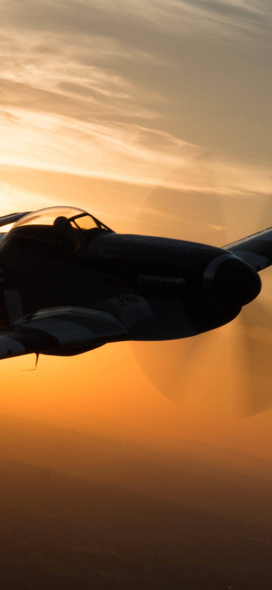 Обои авиация, полет, пропеллер, военный самолет, воздушное путешествие в разрешении 1125x2436