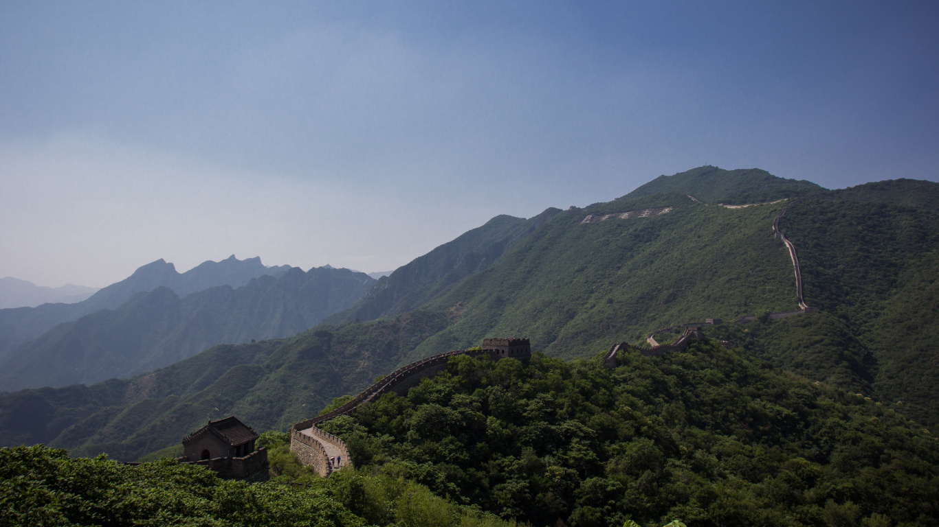 Обои великая Китайская стена, горный рельеф, гора, горная станция, нагорье в разрешении 1366x768