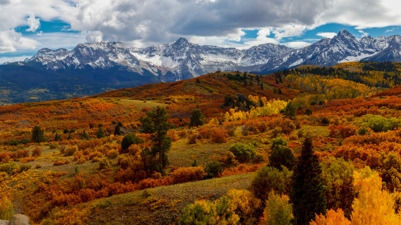 Обои природа, гора, облако, растение, лист в разрешении 1366x768