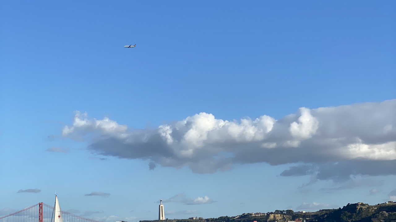 Обои окава, вода, судно, облако, водный путь в разрешении 1280x720