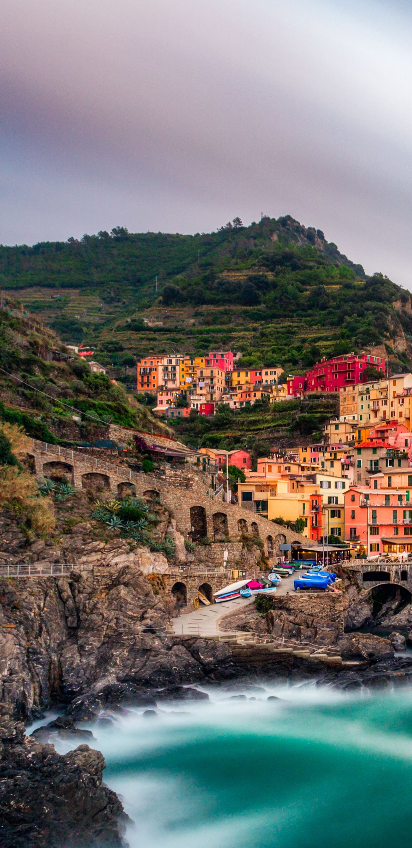 Обои побережье, море, вода, обрыв, мыс в разрешении 1440x2960