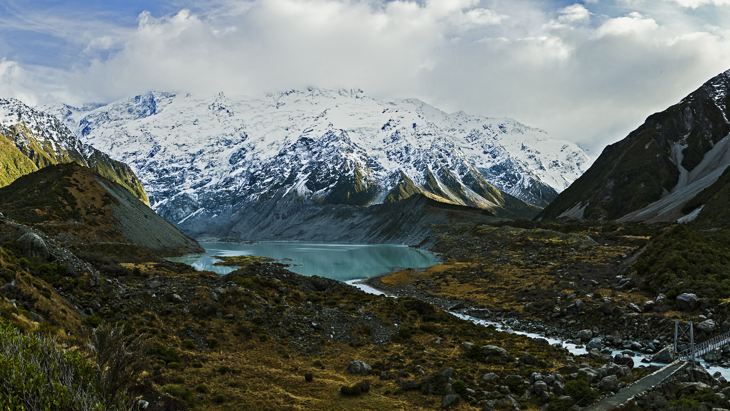 Обои дикая местность, облако, вода, гора, гидроресурсы в разрешении 2560x1440