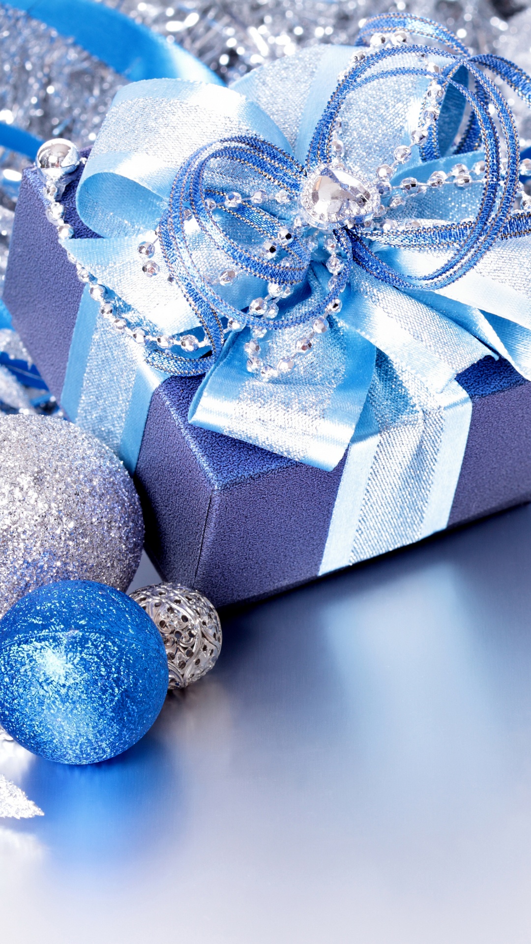 Обои Рождественский день, рождественский орнамент, Рождественские украшения, подарок, синий в разрешении 1080x1920