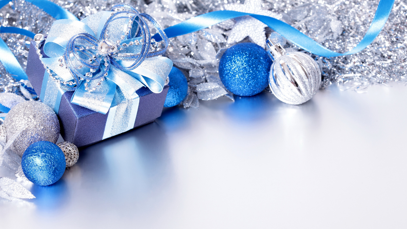 Обои Рождественский день, рождественский орнамент, Рождественские украшения, подарок, синий в разрешении 1366x768