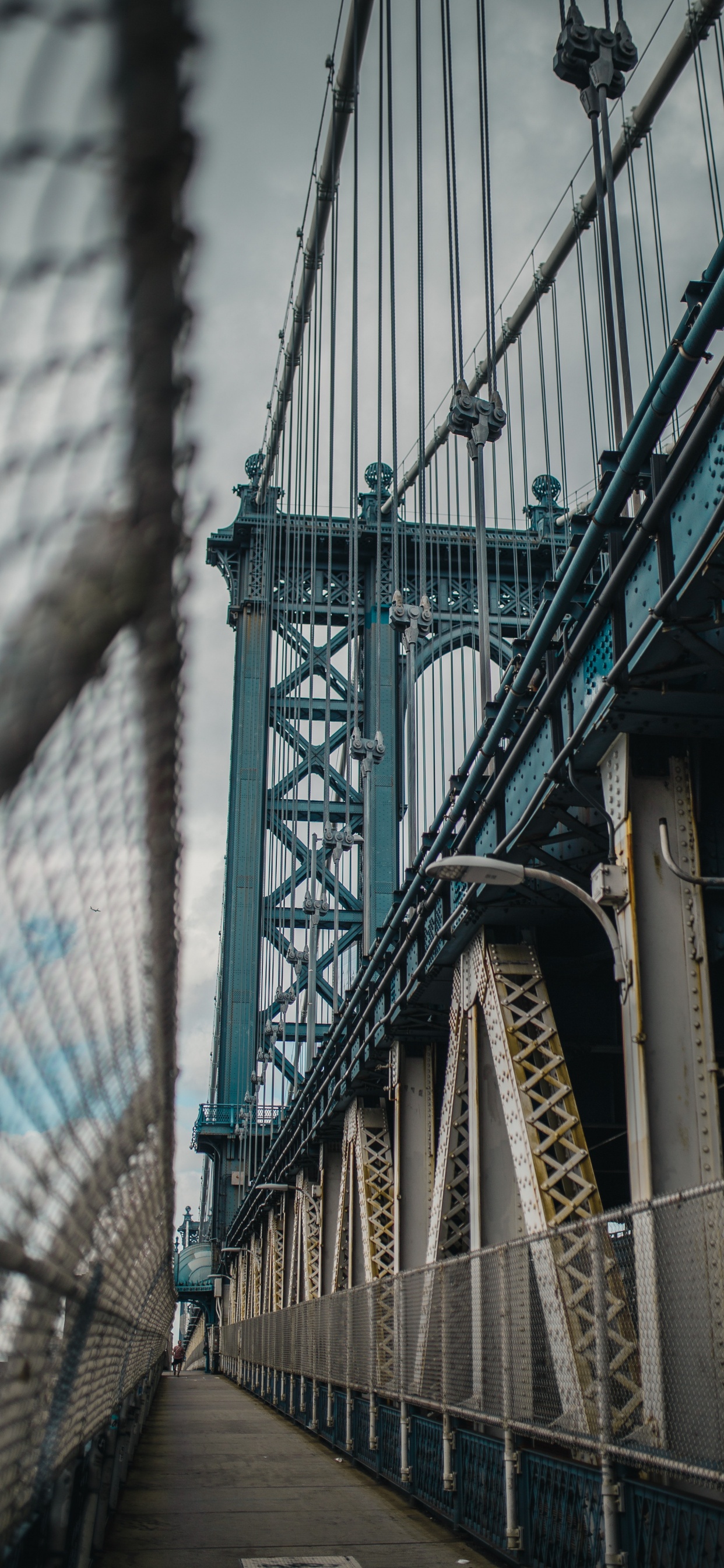 Обои строительство, мост, железо, архитектура, воздушная линия в разрешении 1242x2688