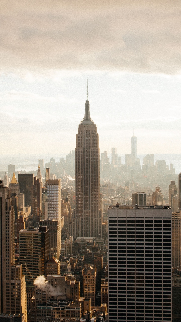 Обои Нью-Йорк, Радио-Сити Мюзик-Холл, облако, небоскреб, здание в разрешении 720x1280