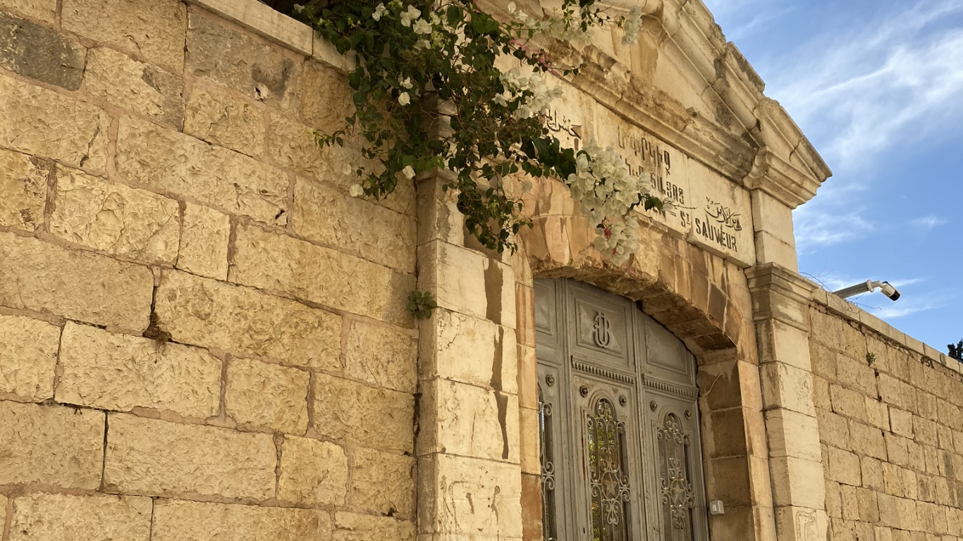 Обои стена, древняя история, историческое место, каменная стена, дверь в разрешении 1366x768