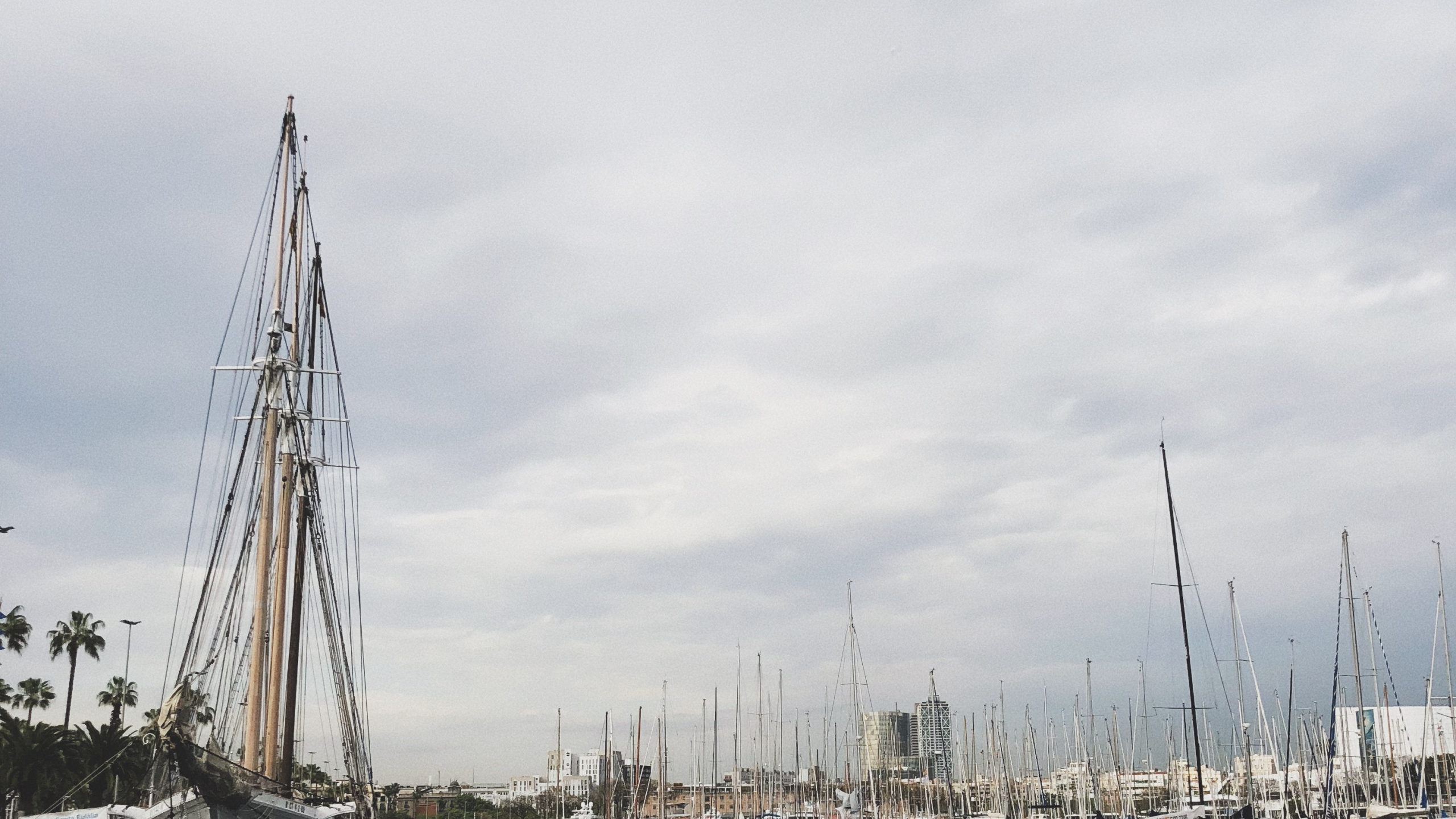 Обои Марина, вода, лодка, мореплавание, мачта в разрешении 2560x1440