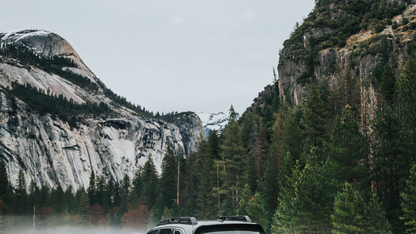 Обои кроссовер, седан, Король, зима, гора в разрешении 1366x768