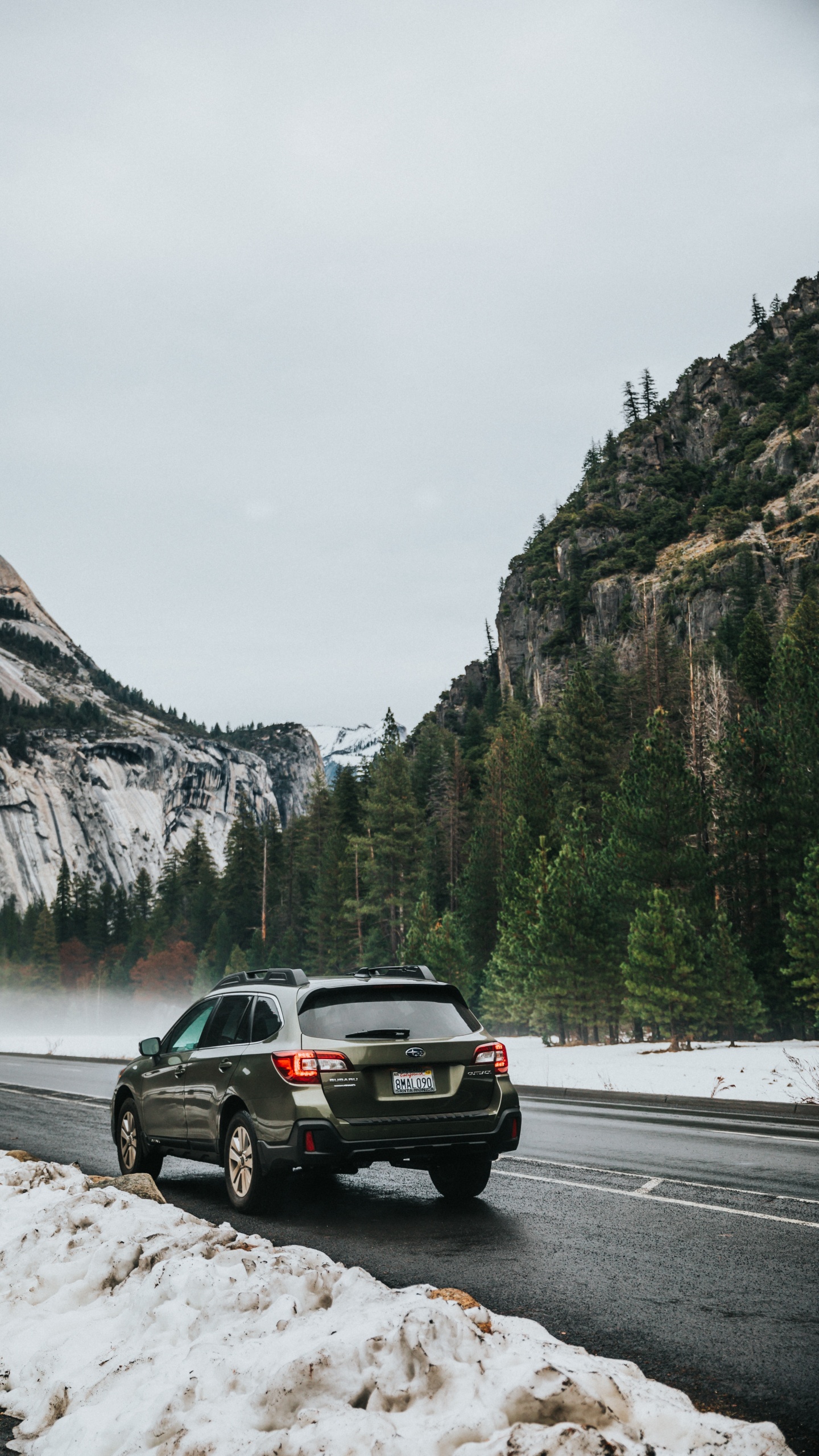 Обои кроссовер, седан, Король, зима, гора в разрешении 1440x2560