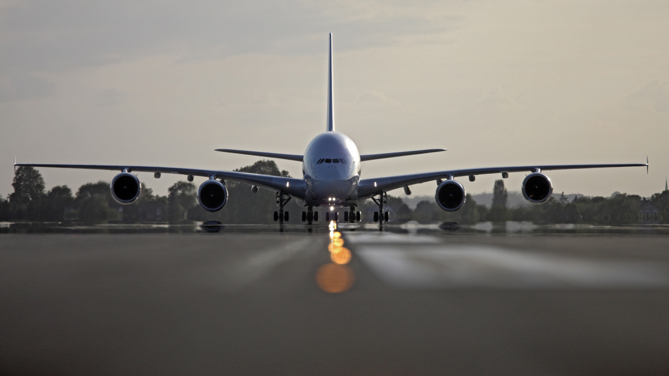 Обои Аэробус а380, Аэробус, самолеты, самолет, авиалайнер в разрешении 1366x768