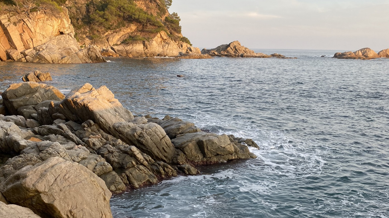 Обои побережье, вода, мыс, водоем, рок в разрешении 1280x720