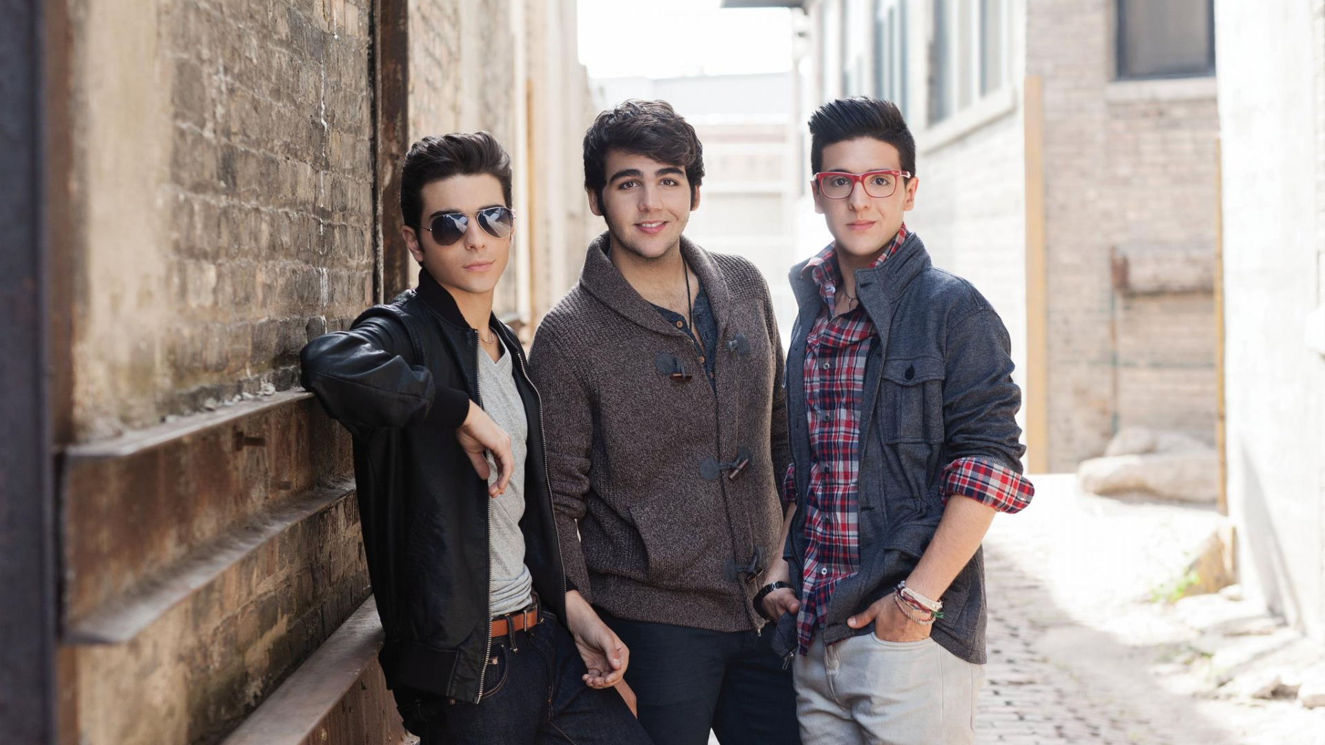 Обои фэшн, уличная мода, очки, прохлада, джинсы в разрешении 1920x1080