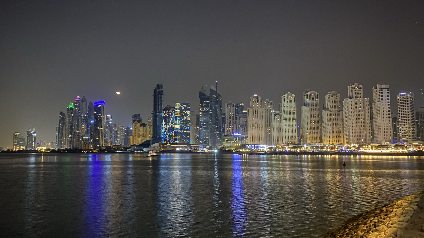 Обои Дубай, городской пейзаж, вода, ночь, башня в разрешении 1366x768