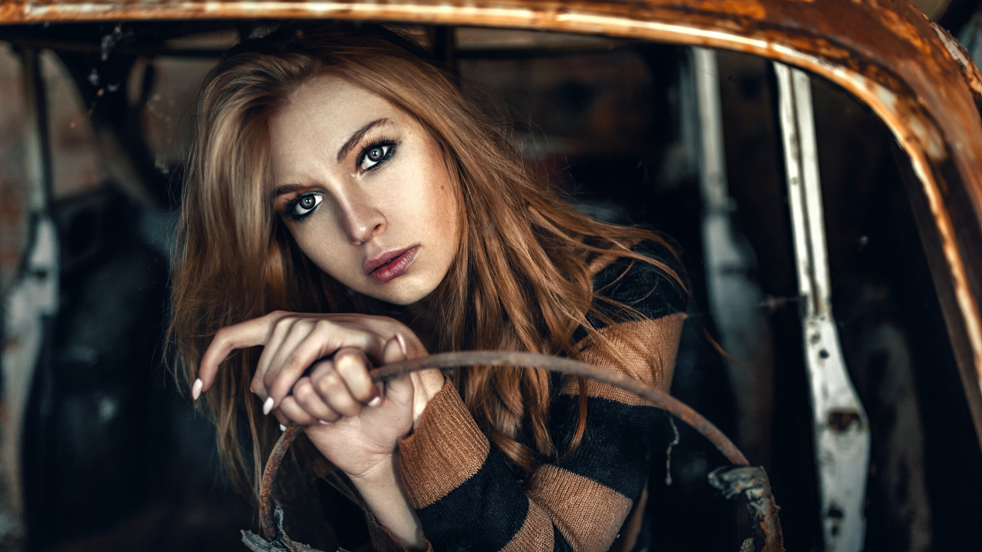 Обои красота, каштановые волосы, длинные волосы, портрет, девушка в разрешении 1920x1080