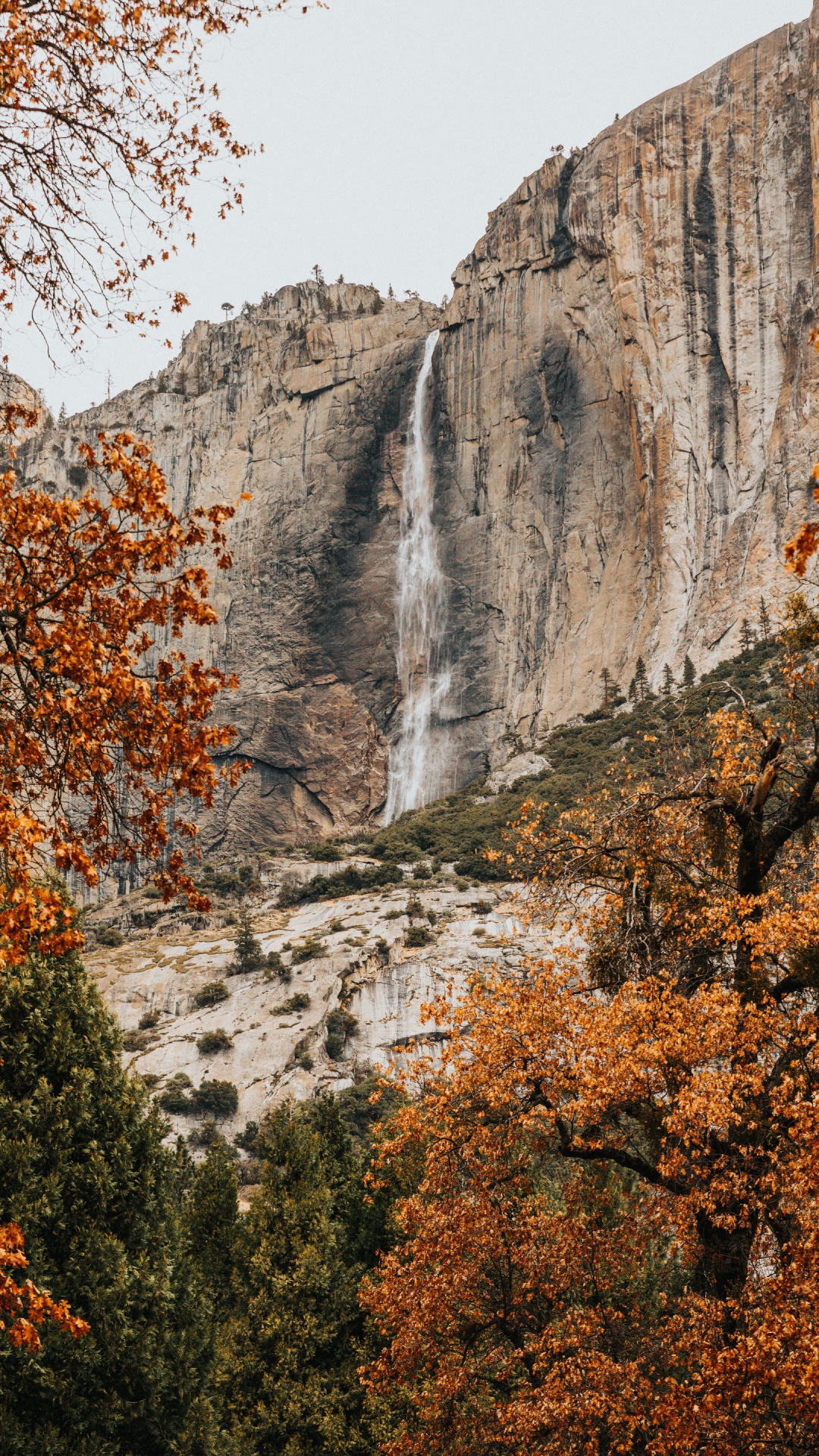 Обои водопад, обрыв, национальный парк, природа, природный ландшафт в разрешении 1080x1920