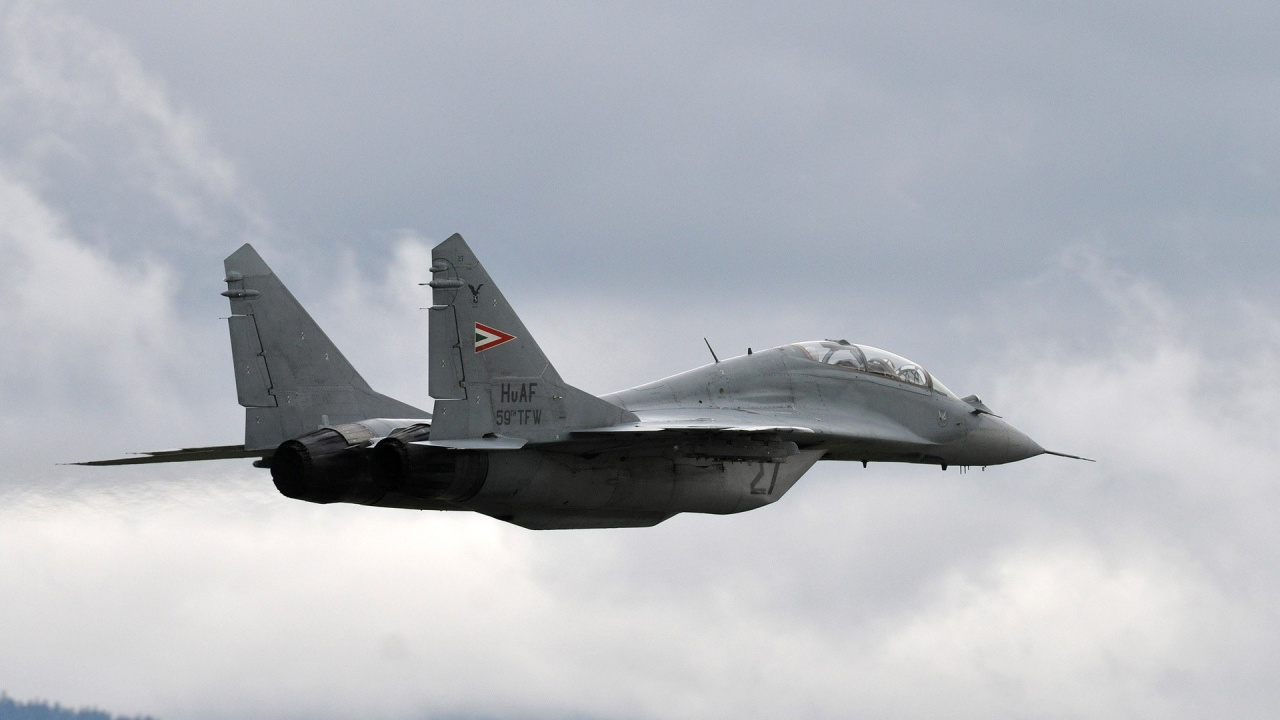 Обои военный самолет, воздушные силы, истребительная авиация, Микоян Гуревич миг 25, истребитель в разрешении 1280x720